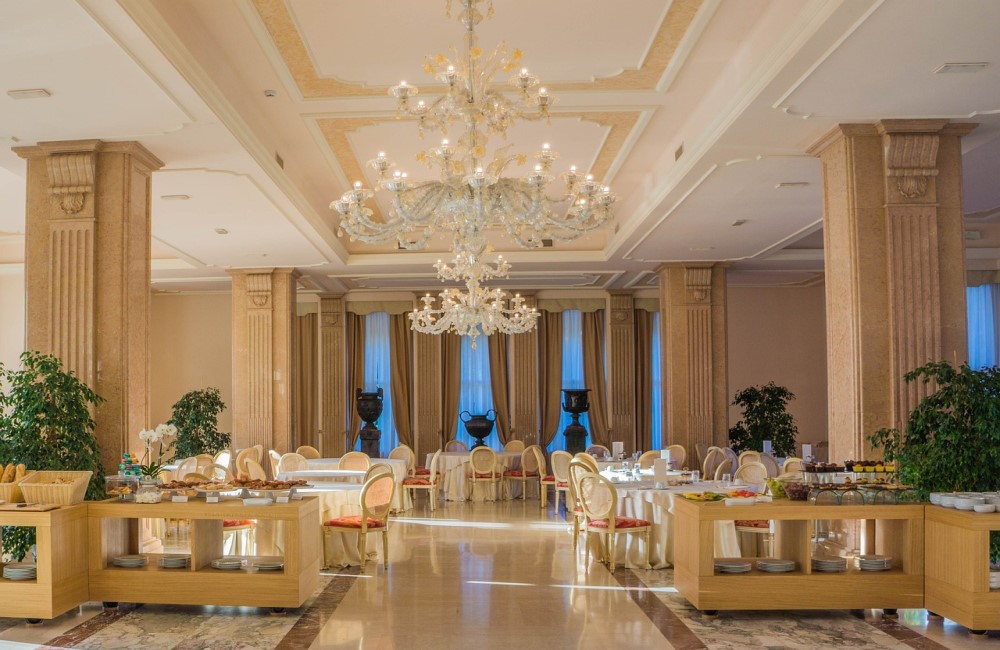 Villa Cortine Palace Hotel - Breakfast Room, Italy