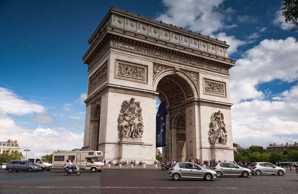 Arc de Triomphe, Paris, France (How to travel France - Tips and Guides)
