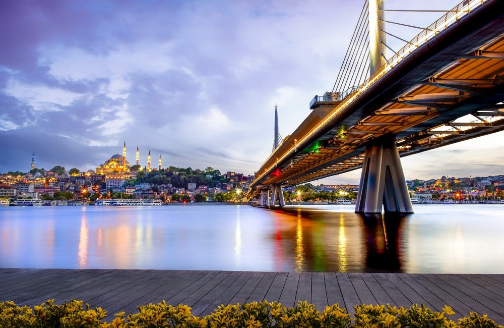 Bridge and River in Istanbul, Turkey - 10 Most Luxurious Cities in the World for a Luxury Splurge